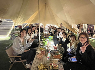 2023年11月優(yōu)秀員工露營櫻桃樹下團(tuán)建